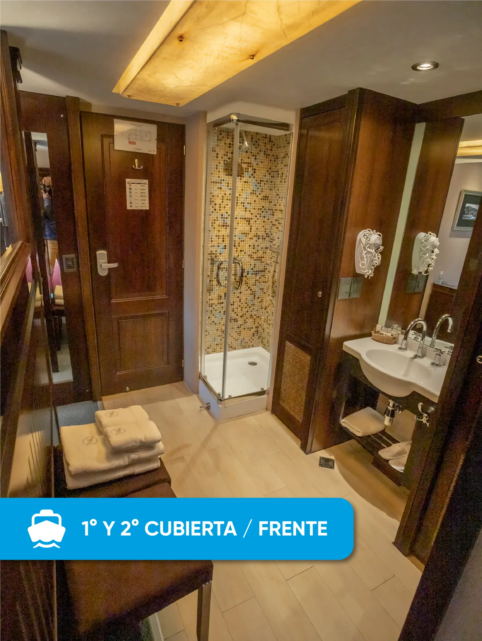 Baño del camarote Premium del catamarán, Espíritu de los Glaciares