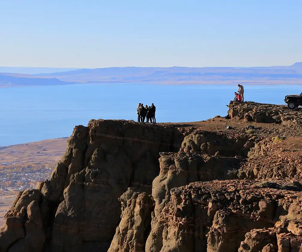 Panorámica de la Cordillera de los Andes desde la meseta del Cerro Huyliche.