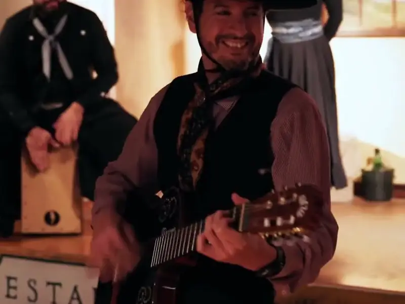 Video de la Estancia 25 de Mayo con show folclórico y cordero al asador