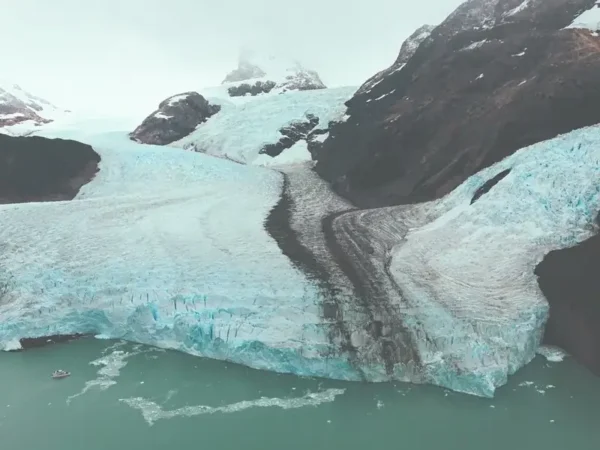 Video de la navegación Todo Glaciares frente a los glaciares Upsala y Spegazzini